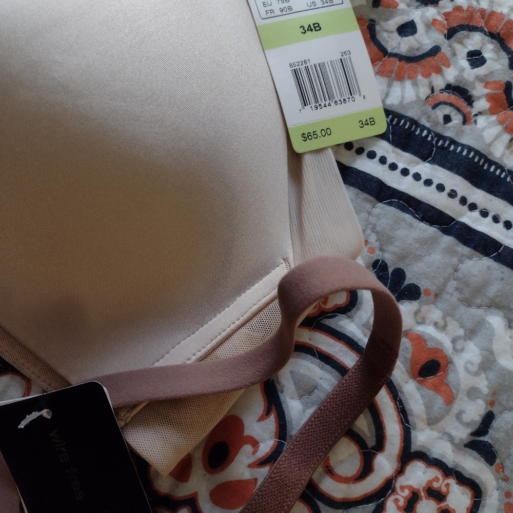 Bras - Picture 2 of 2